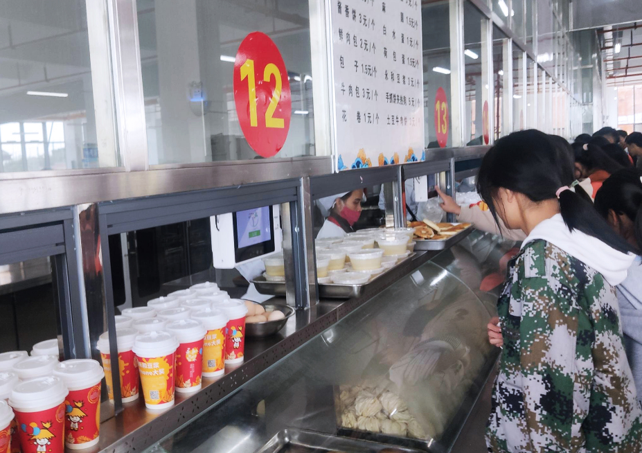 智慧食堂:少排队、菜品营养清晰、按需用餐